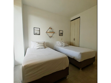 RENTO APARTAMENTO AMOBLADO  AL FRENTE DEL CLUB EN CERRITOS PEREIRA