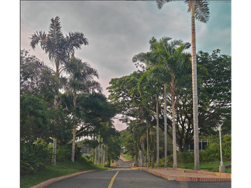 RENTO APARTAMENTO AMOBLADO  AL FRENTE DEL CLUB EN CERRITOS PEREIRA