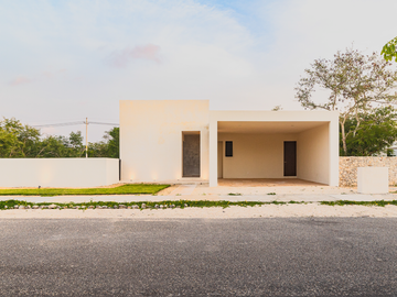 Casa en venta de 1 piso C-1109, en RESIDENCIAL DZIDZILHA, en Mérida Yuc.