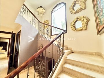 BALMORAL MANSION CON PISCINA / COSTA DEL ESTE / VENTA