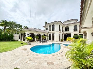 BALMORAL MANSION CON PISCINA / COSTA DEL ESTE / VENTA