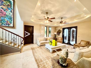 BALMORAL MANSION CON PISCINA / COSTA DEL ESTE / VENTA