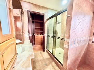 BALMORAL MANSION CON PISCINA / COSTA DEL ESTE / VENTA