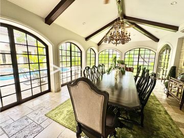 BALMORAL MANSION CON PISCINA / COSTA DEL ESTE / VENTA