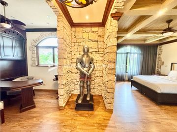 BALMORAL MANSION CON PISCINA / COSTA DEL ESTE / VENTA