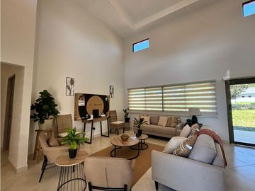 BOQUETE COUNTRY CLUB / 1704M2 / 2 HABITAC /  2 BAÑ / AMPLIO JARDIN