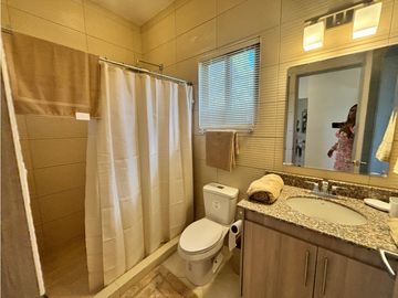 BOQUETE COUNTRY CLUB / 1704M2 / 2 HABITAC /  2 BAÑ / AMPLIO JARDIN