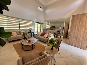 BOQUETE COUNTRY CLUB / 1704M2 / 2 HABITAC /  2 BAÑ / AMPLIO JARDIN