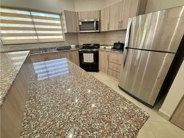 BOQUETE COUNTRY CLUB / 1500M2 / 3 HABITACIONES / TERRAZA / JARDN
