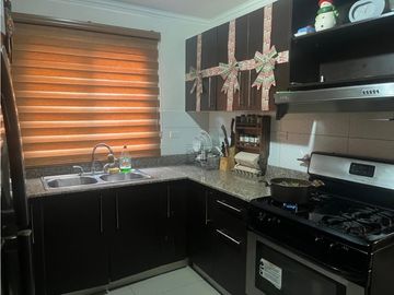 SE VENDE CASA EN COSTA VERDE