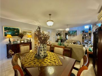 Se VENDE Casa en Villas del Golf, Frente a Brisas del Golf