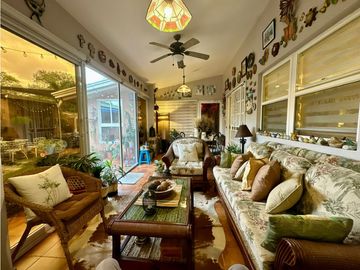 Se VENDE Casa en Villas del Golf, Frente a Brisas del Golf