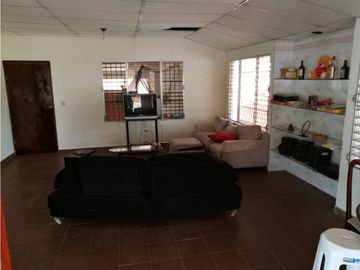 CASA CAMPESTRE A LA VENTA EN CERRO AZUL LAS NUBES