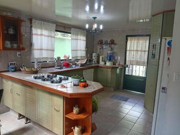 VENTA DE CASA EN AVENIDA PASEO DE LOS CISNES EN METEPEC