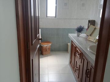 VENTA DE CASA EN AVENIDA PASEO DE LOS CISNES EN METEPEC