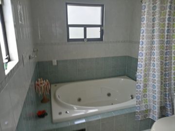 VENTA DE CASA EN AVENIDA PASEO DE LOS CISNES EN METEPEC