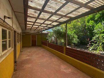 Casa en Venta en Esquina de membrillar con Igualdad