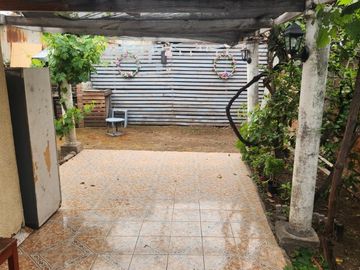 VENDO CASA DE 3 DORMITORIOS COMUNA DE RECOLETA