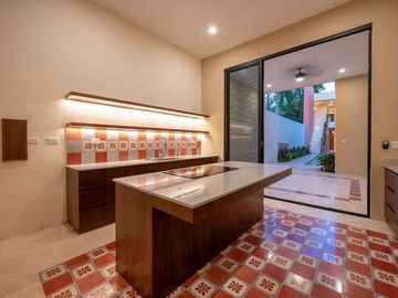 Casa en venta de 4 recámaras en el Barrio de Santiago, Mérida, Yucatán