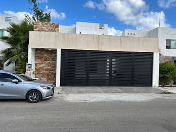 CASA EN VENTA EN FRACCIONAMIENTO LAS AMERICAS III MERIDA