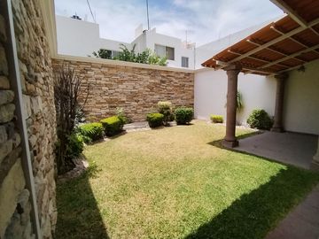 Amplia Casa en El Cielo Santa Fe Juriquilla