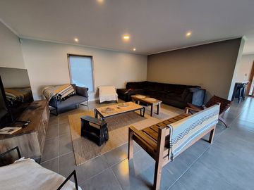 Amplia y Moderna Casa en Condominio Brisas del Mar – Las Gaviotas
