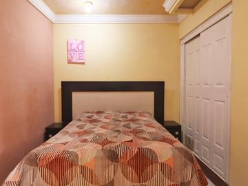 OPORTUNIDAD DE NEGOCIO: CASA CON 4 MINI DEPARTAMENTOS COL SANTIAGUITO.