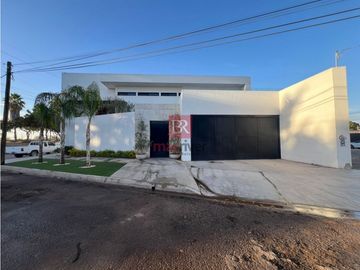 CASA EN VENTA EN COL. CODORNICES. CD. OBREGÓN, SONORA