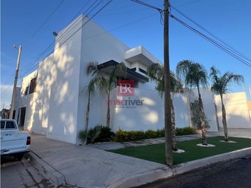 CASA EN VENTA EN COL. CODORNICES. CD. OBREGÓN, SONORA