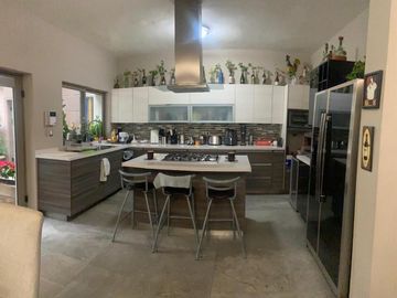 CASA EN VENTA CUMBRES 1ER SECTOR