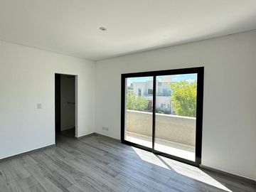 Casa en  Derqui