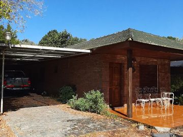 Casa en venta - 2 Dormitorios 1 Baño - 10.000Mts2 - Tortuguitas