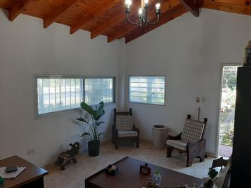 Casa en venta - 2 Dormitorios 1 Baño - 10.000Mts2 - Tortuguitas