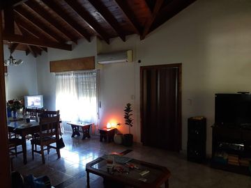 Casa en venta - 2 Dormitorios 1 Baño - 10.000Mts2 - Tortuguitas