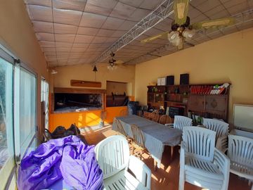 Casa en venta - 2 Dormitorios 1 Baño - 10.000Mts2 - Tortuguitas