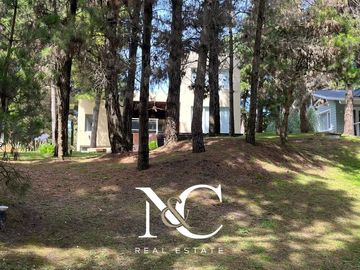 Casa en venta en Costa Esmeralda con cochera