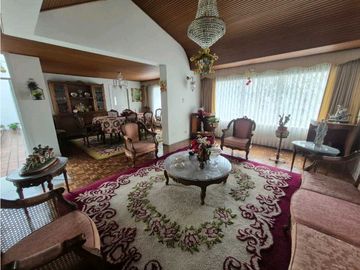 Bella y amplia casa para Venta en Niza