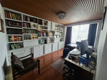 Bella y amplia casa para Venta en Niza