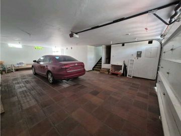 Bella y amplia casa para Venta en Niza