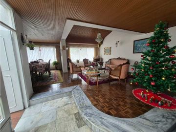 Bella y amplia casa para Venta en Niza