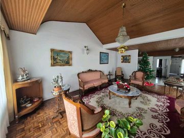 Bella y amplia casa para Venta en Niza