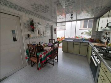 Bella y amplia casa para Venta en Niza
