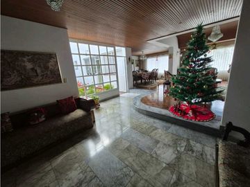 Bella y amplia casa para Venta en Niza