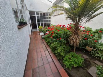 Bella y amplia casa para Venta en Niza