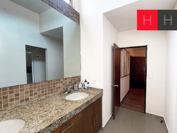 Casa en venta Bosques del Poniente 3er Sector, Santa Catarina N.L.