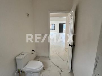 CASA EN VENTA EN RESIDENCIAL SUEÑOS DEL MAR (PLAYAS DE TIJUANA - ROSARITO)