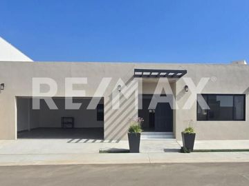 CASA EN VENTA EN RESIDENCIAL SUEÑOS DEL MAR (PLAYAS DE TIJUANA - ROSARITO)