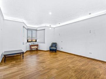 Casa en Venta en San Miguel de Allende: Diseño Contemporáneo y Amplio Terreno