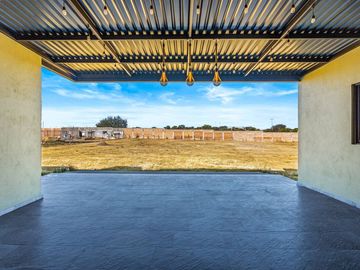 Casa en Venta en San Miguel de Allende: Diseño Contemporáneo y Amplio Terreno