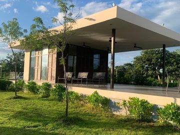 Casa en Venta en privada Plenum en Cholul en Mérida Yucatán.